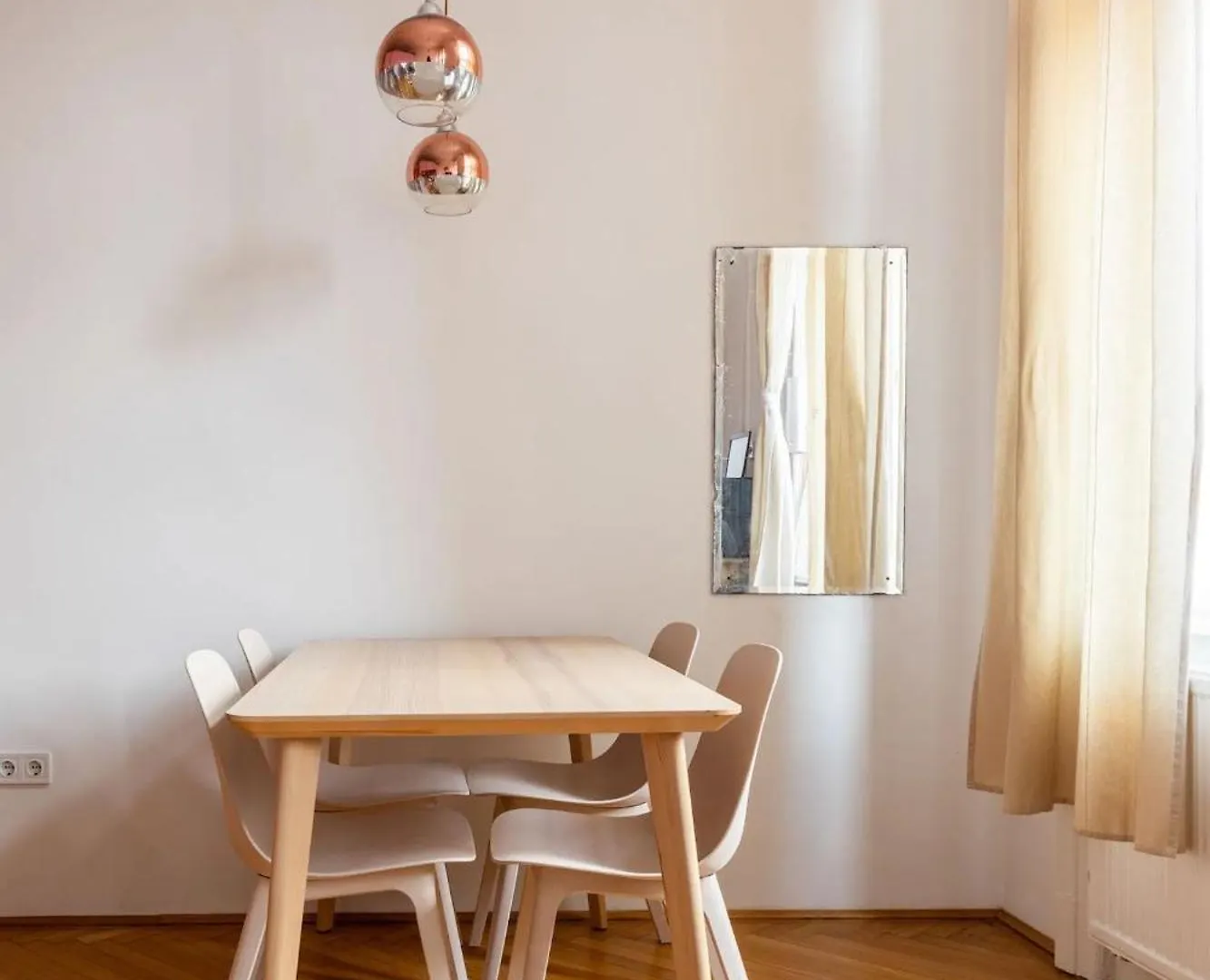 Budapestayz - Izabella Studios 0*, Budapeşte